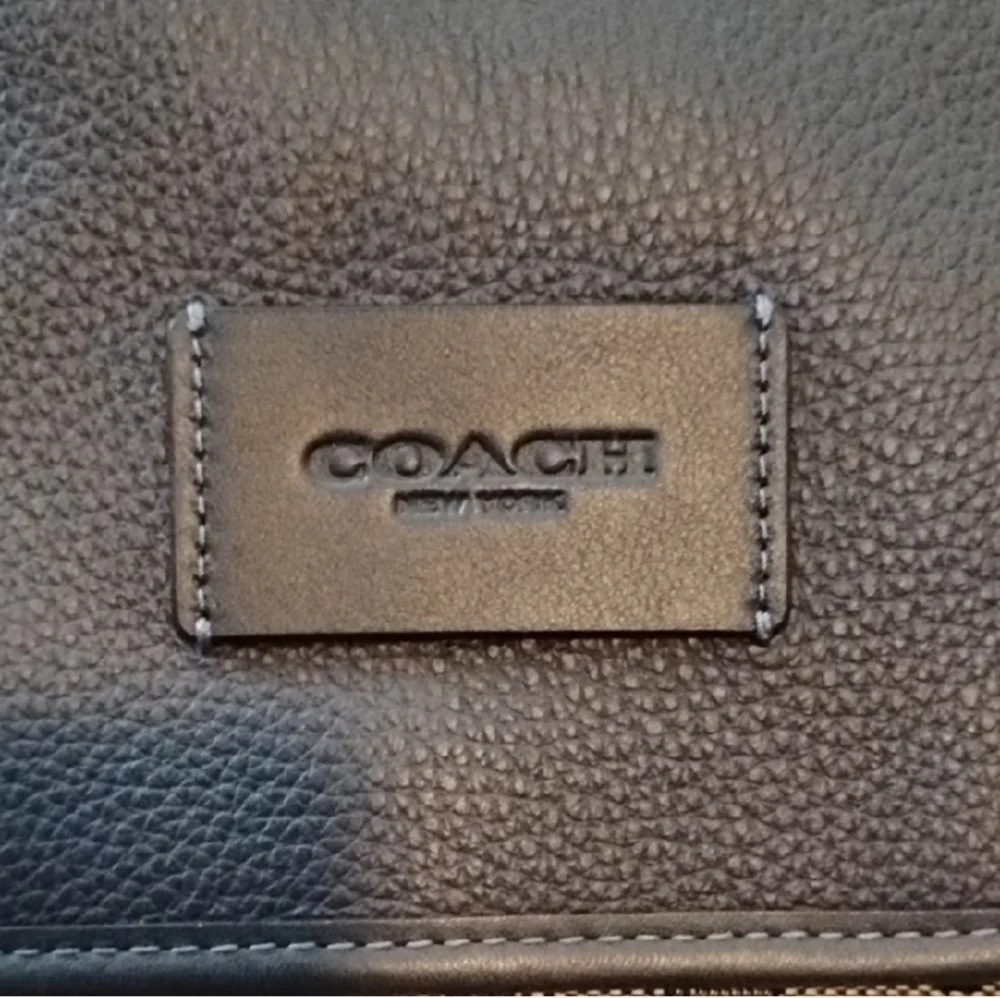 Coach Signature Messanger/map Bag - Picture 2 of 7